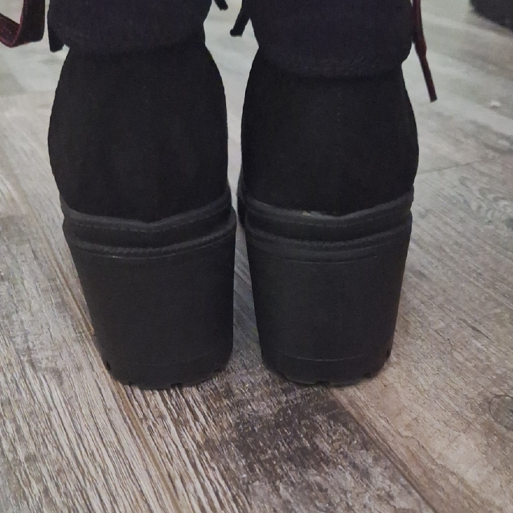 Jellypop Black and Red Lace Up Boots with Chunky Heel - Picture 3 of 5